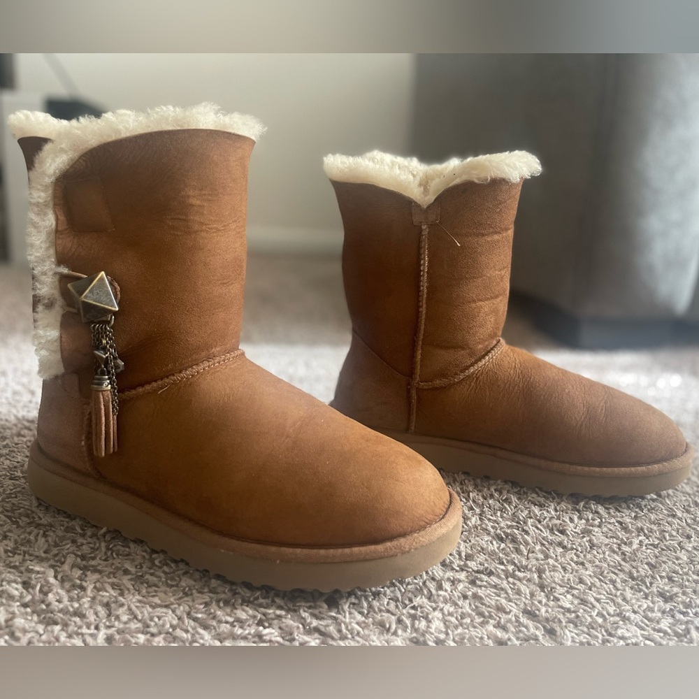 Brown/Tan fur UGGs